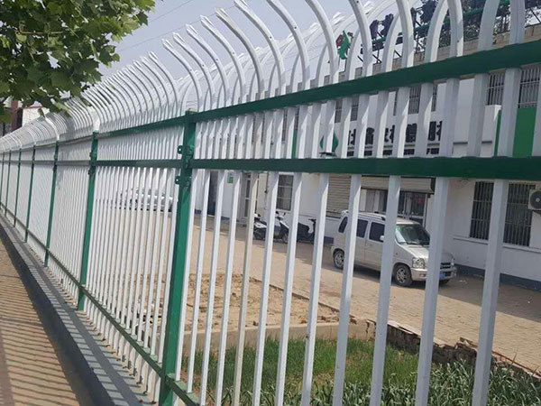 保養鋅鋼柵欄的標準及要求