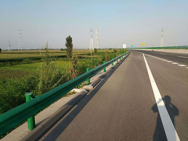 高速護欄